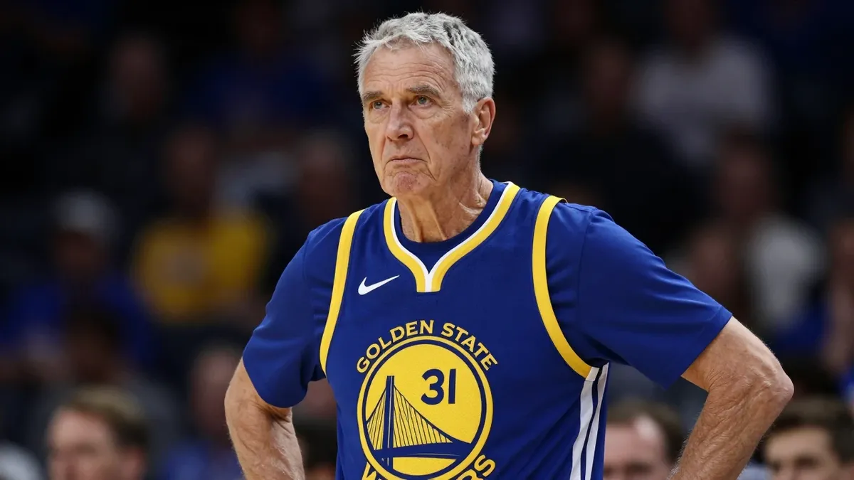 Discover the remarkable story of Don Nelson, the NBA Hall of Famer who saw the potential in Stephen Curry before the...