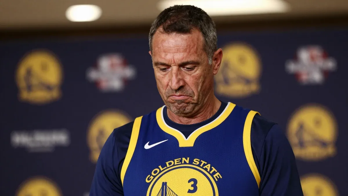 Golden State Warriors fans are disappointed as the team misses out on signing DeMar DeRozan and Klay Thompson, with both...